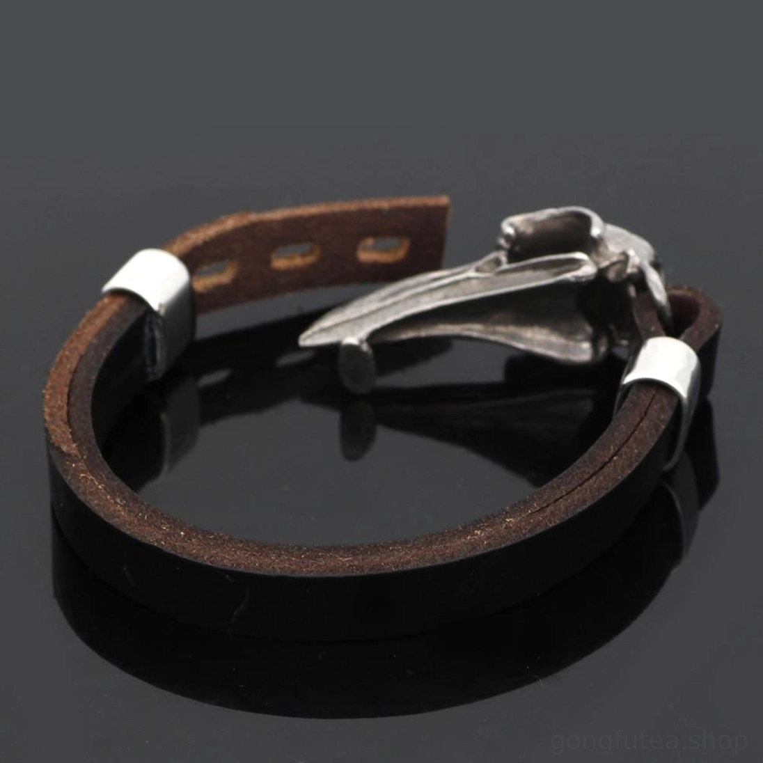 Braunes Leder Wikinger Armband mit Odin Rabenschädel