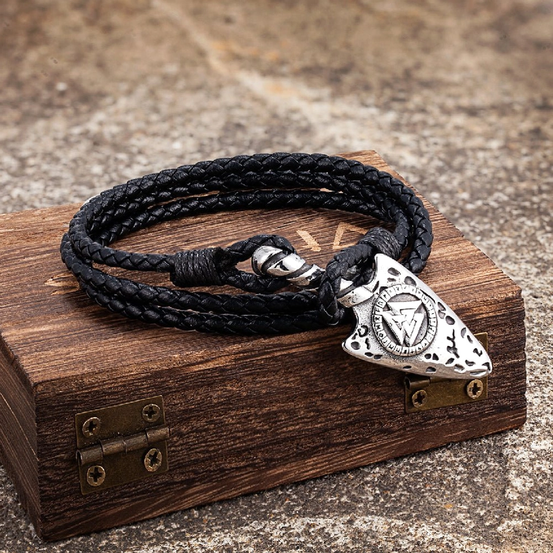 Braunes Wikinger Leder Armband mit Edelstahl Anhänger
