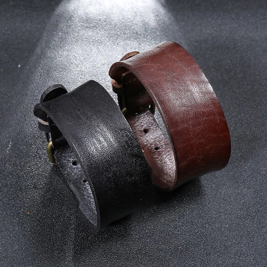 Breites braunes Wikinger Cuff Armband aus Leder für Männer
