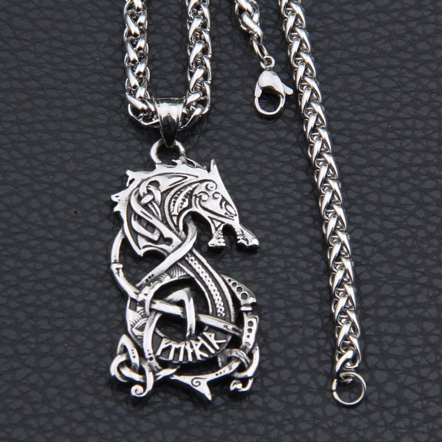 Detailansicht der Kette der Wikinger Fenrir Wolf Kette aus Edelstahl
