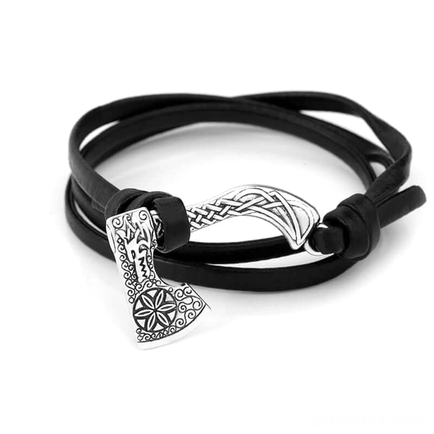 Detailansicht Wikinger Axt Anhänger Armband