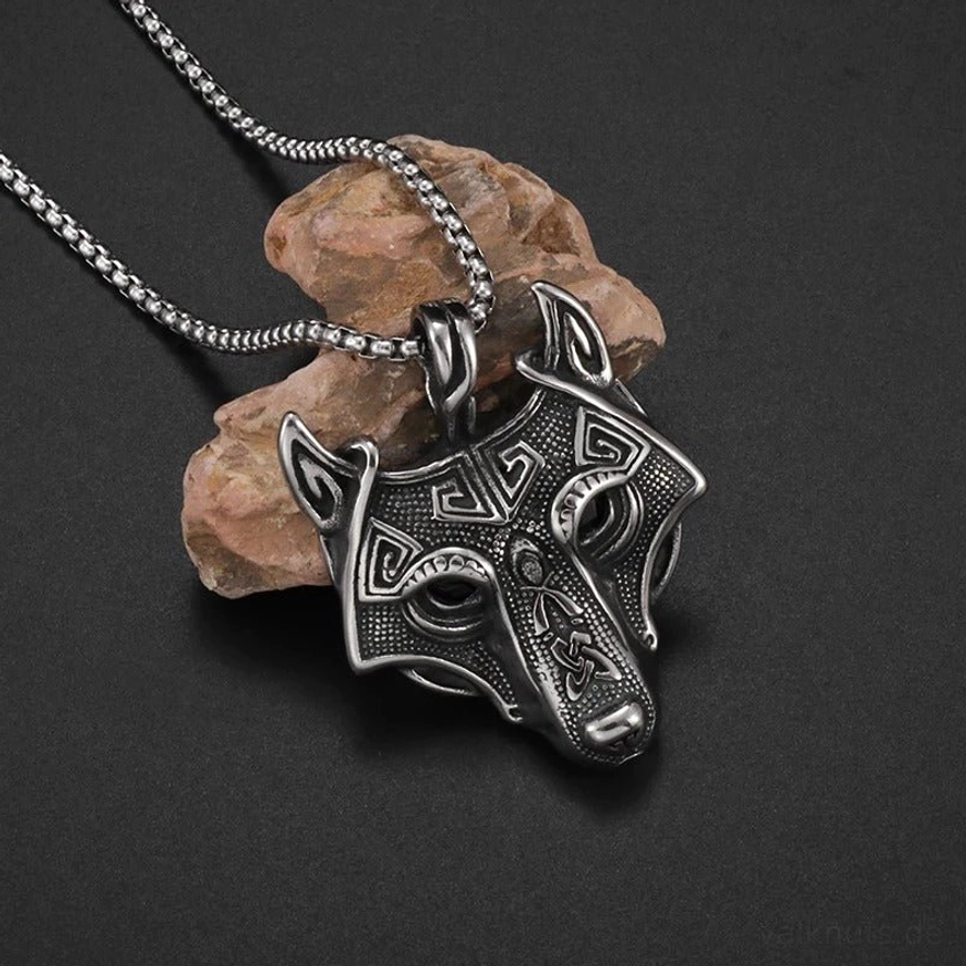Gesamtansicht der geschlossenen Fenrir Wolf Kette mit Anhänger
