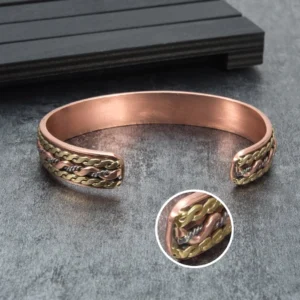 Gedrehter Wikinger Armreif mit Magnettherapie in Gold, Rosé und Silber