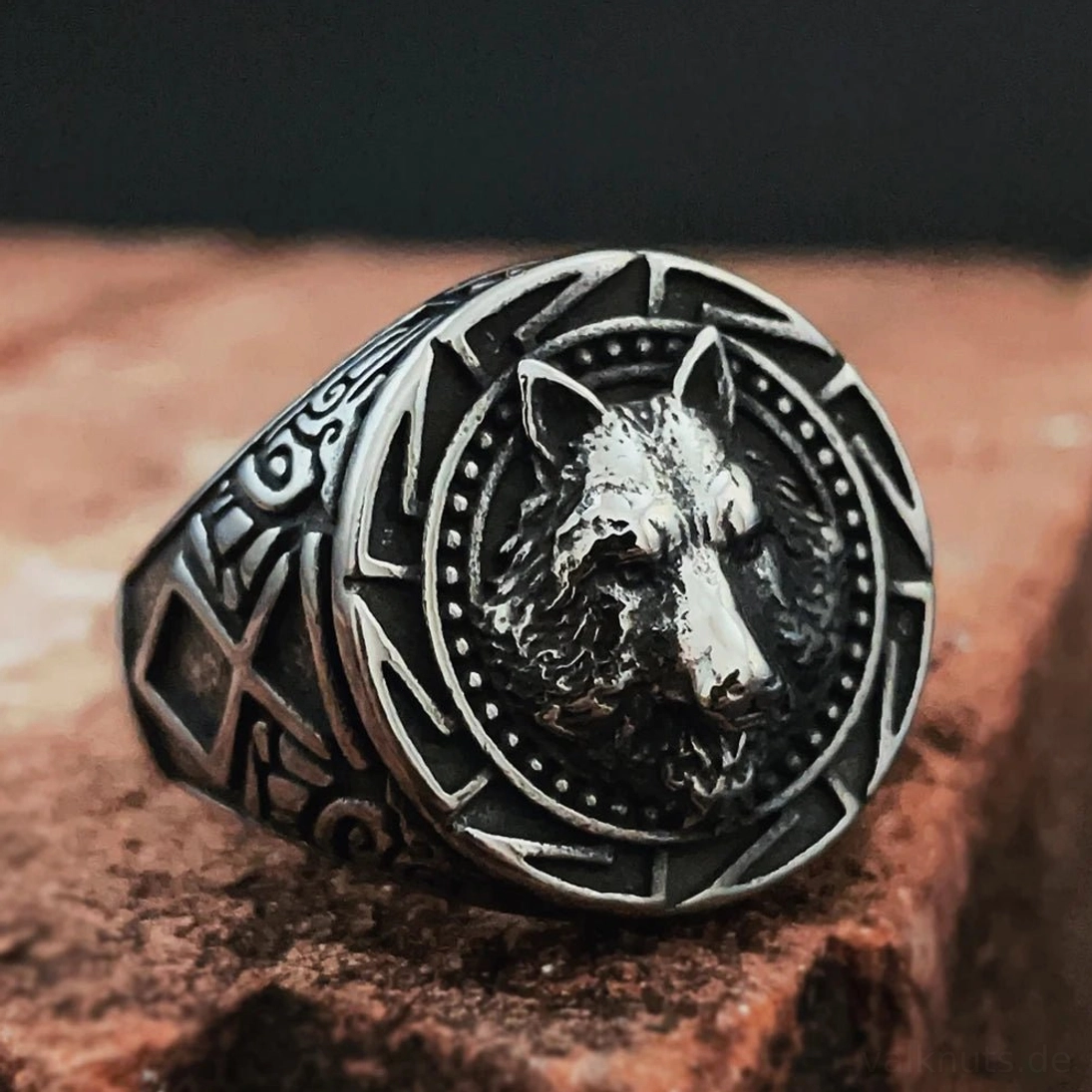 Gothic Steampunk Wikinger Ring mit geschnitztem Fenrir Wolf Motiv