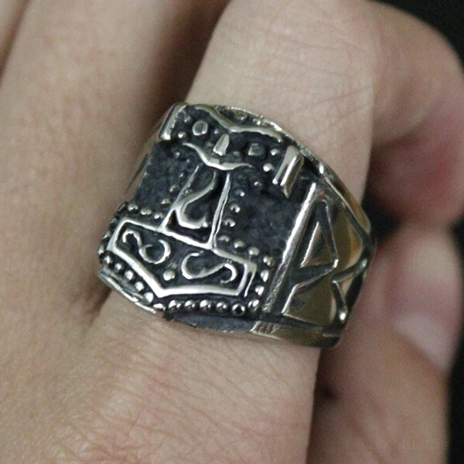 Verfügbare Größen des wikinger Mjölnir Thorhammer Edelstahl Rings