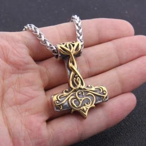 Handgefertigte Wikinger Mjölnir Thors Hammer Kette mit goldenen Verzierungen