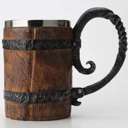 Handgefertigt wirkender Wikinger Bier Becher mit Holz Optik