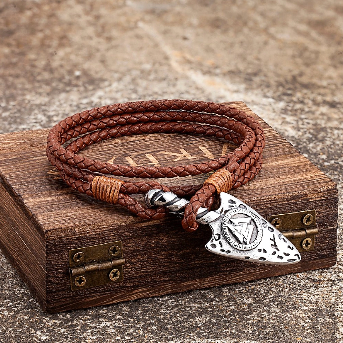 Handgemachtes schwarzes Wikinger Armband mit Valknut Symbol