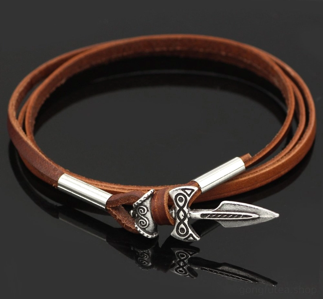 Handgemachtes Wikinger Armband aus braunem Leder mit Talos Schwert Anhänger