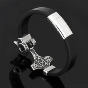 Handgemachtes Wikinger Armband mit Mjolnir, Wolf und Runen, Ganzansicht