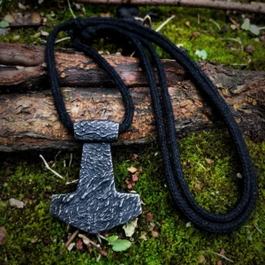 Handgeschmiedete Thors Hammer Kette, Wikinger Mjölnir Amulett aus Edelstahl