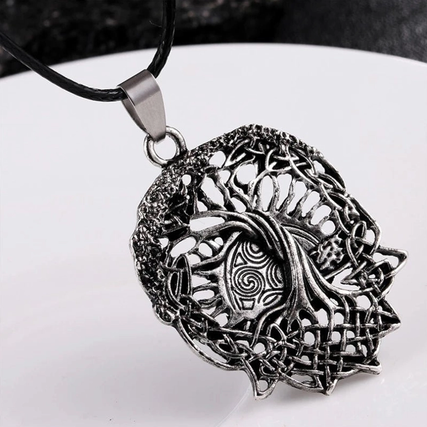 Keltischer Weltbaum Yggdrasil Kette für Herren im Wikinger Stil