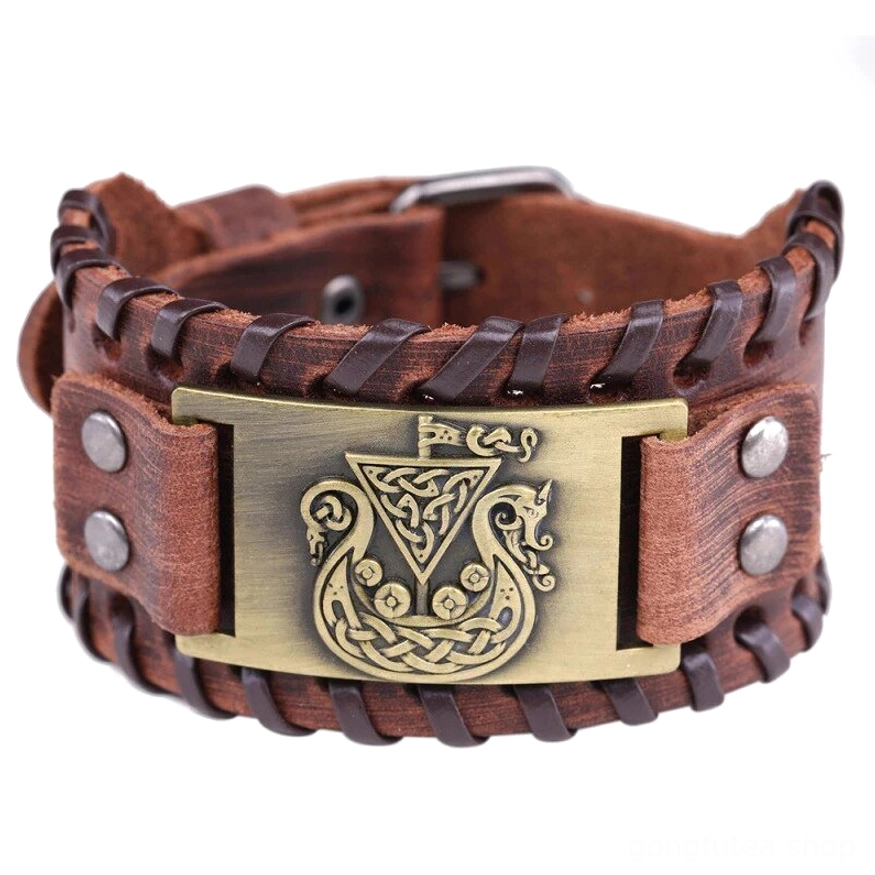 Nahaufnahme Drakkar Wikinger Armband Metallanhänger Motiv