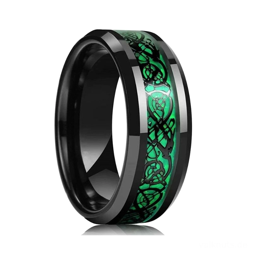 Nahaufnahme des Jörmungandr Musters auf dem Wikinger Ring Loki