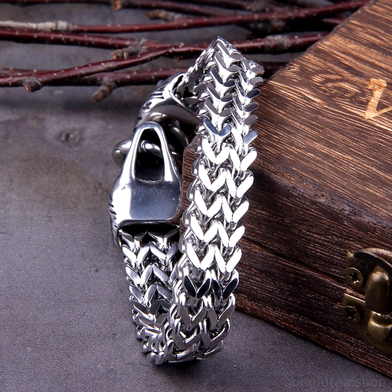 Nordischer Wikinger Armreif Geri und Freki mit Symbolik, handgefertigt aus Edelstahl