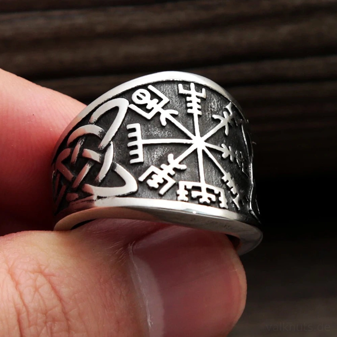 Nordischer Wikinger Ring Vegvisir Kompass als Amulett