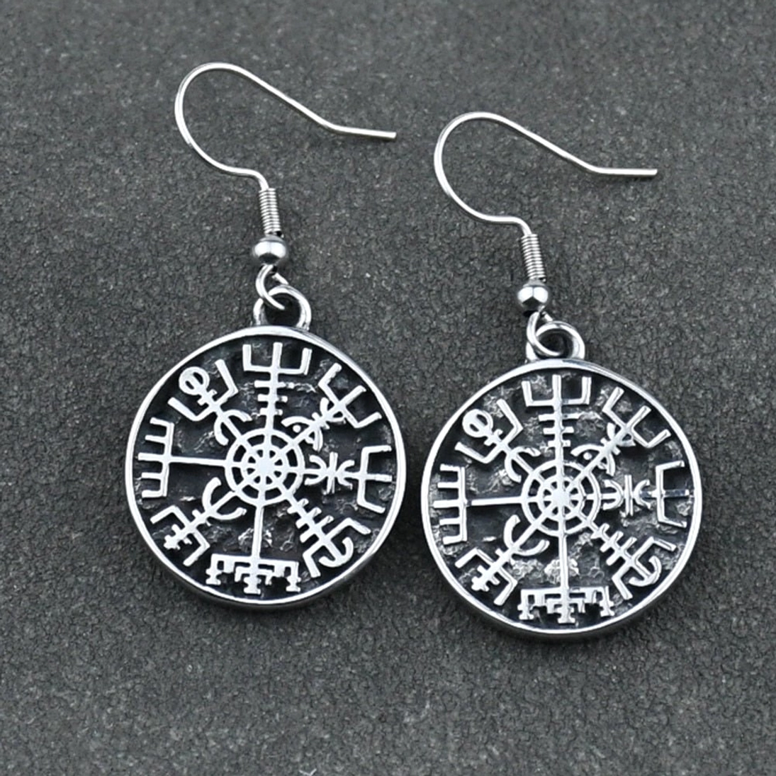 Rückansicht Wikinger Ohrringe Vegvisir mit Valknut Symbol