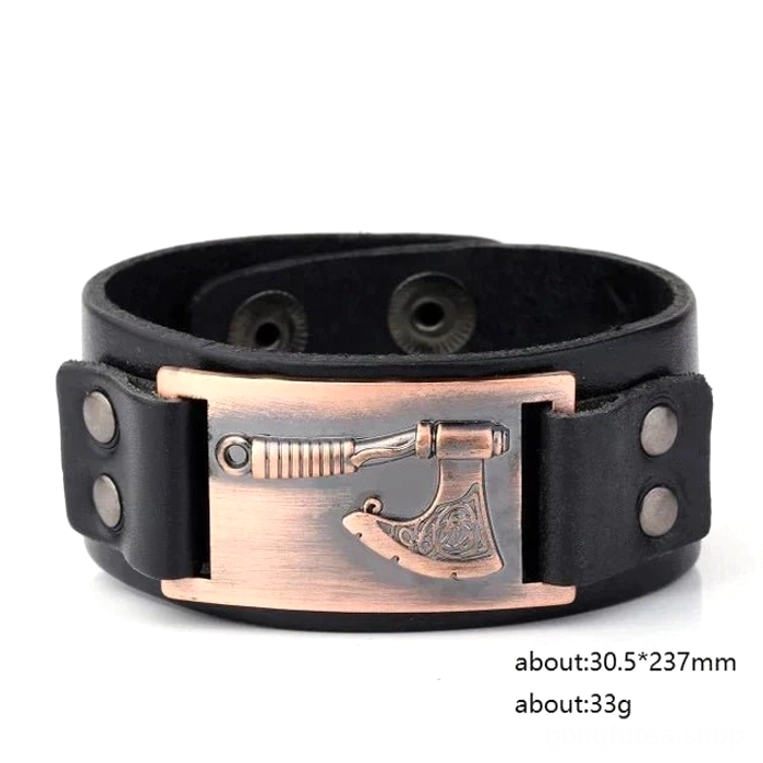Seitenansicht des geflochtenen Wikinger Arms mit Axt Symbol