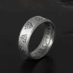 silbergrau authentischer wikinger ring mit valknut und runen aus edelstahl