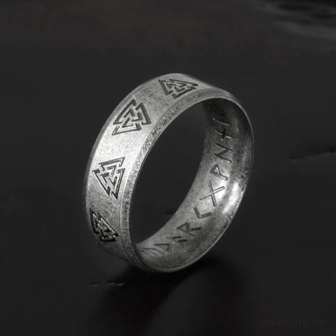 silbergrau authentischer wikinger ring mit valknut und runen aus edelstahl