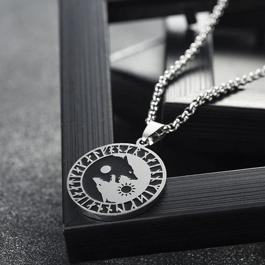 Viking Wolf Kette Skoll und Hati, Doppelwolf Design mit Sonne und Mond
