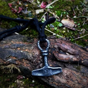 Thors Hammer Kette im antiken Wikinger Stil mit schwarzem Geflechtband