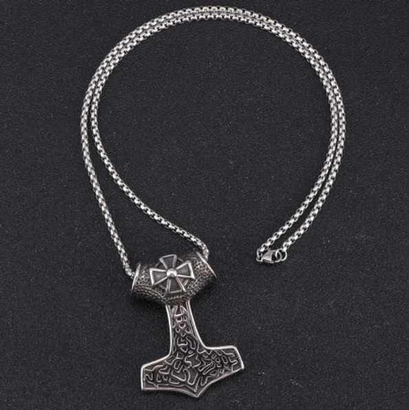 Gesamtansicht der antik silbernen Thors Hammer Kette aus Edelstahl