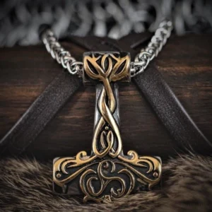 Thors Hammer Kette golden mit detailreichem Mjölnir Anhänger im Wikinger Stil
