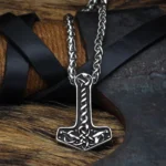 Thors Hammer Kette mit wikingerzeitlichen Knotensymbolen, silberner Mjölnir Anhänger aus Edelstahl