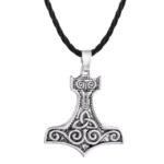Thors Hammer Kette mit Triskelion, handgefertigtes Wikinger Amulett aus Edelstahl