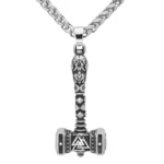 Thors Hammer Kette mit Valknut Symbol aus Edelstahl, detailreiche Ansicht des Wikinger Amuletts
