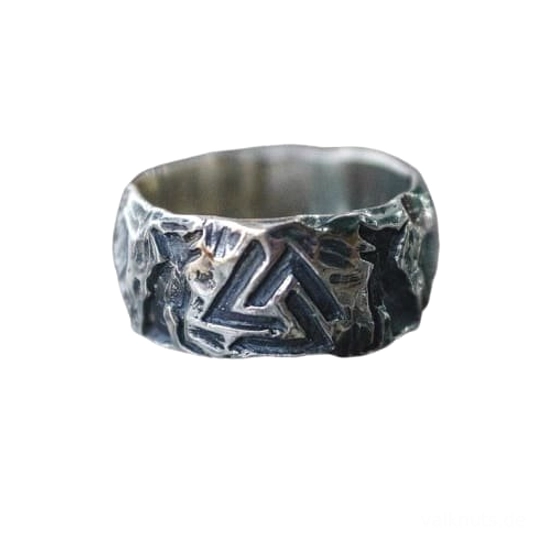 Traditioneller Wikinger Ring mit Valknut Gravur, authentischer nordischer Schmuck