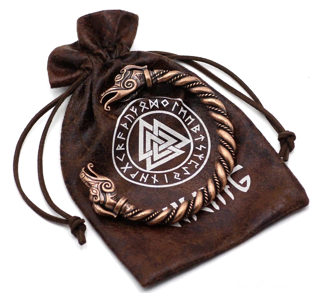 Verpackung des Wikinger Armreif mit Valknut Symbol und Runen