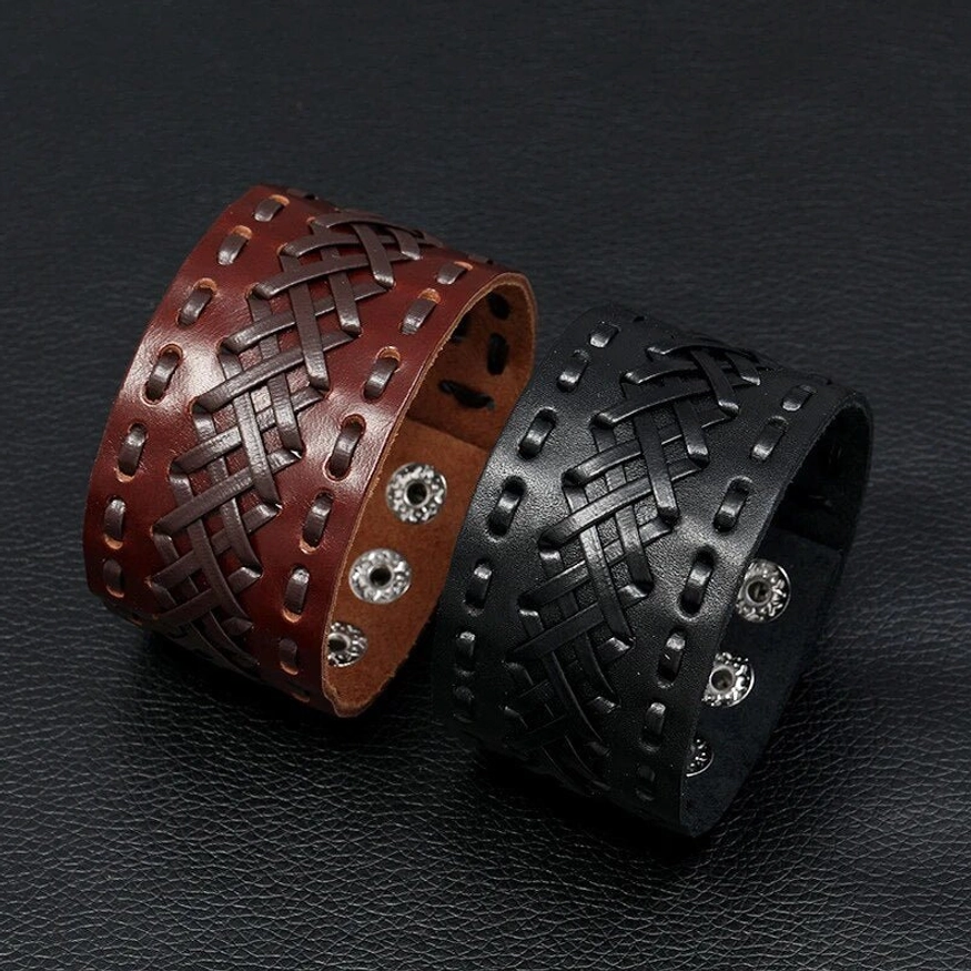 Nahaufnahme Flechttextur von unserem Wikinger Leder Armband