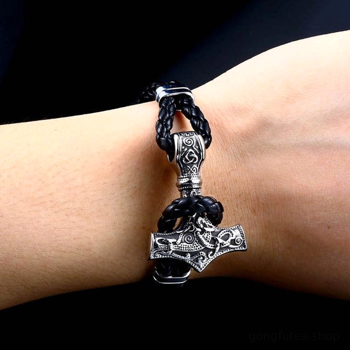 Wikinger Armband Mjolnir mit Runen aus Edelstahl und schwarzem Leder