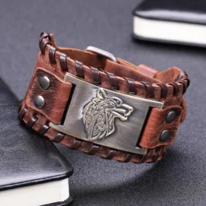 Handgemachtes Wikinger Armband mit nordischem Wolfskopf aus Leder