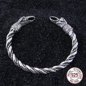 Wikinger Armreif aus 925 Silber mit Odins Raben in Holzgeschenkbox