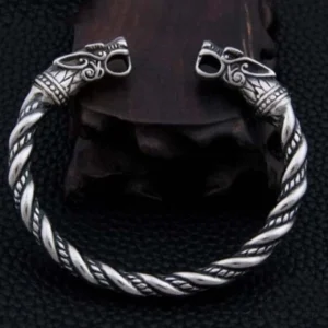 Wikinger Armreif mit detailreichen Fenrir Wolfsköpfen aus Edelstahl