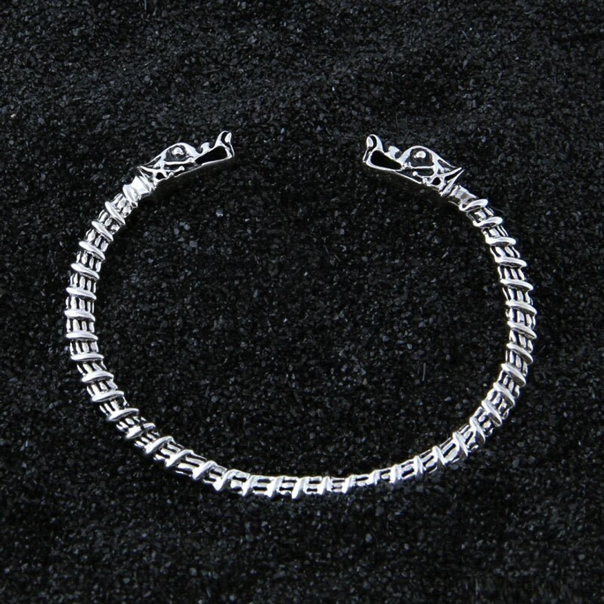 Wikinger Armreif Fenriswolf aus Sterlingsilber mit detaillierten Wolfskopf-Enden
