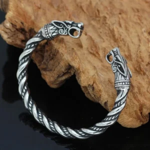 Wikinger Armreif Geri und Freki mit zwei Wolfsköpfen, offene Wikinger-Halskette