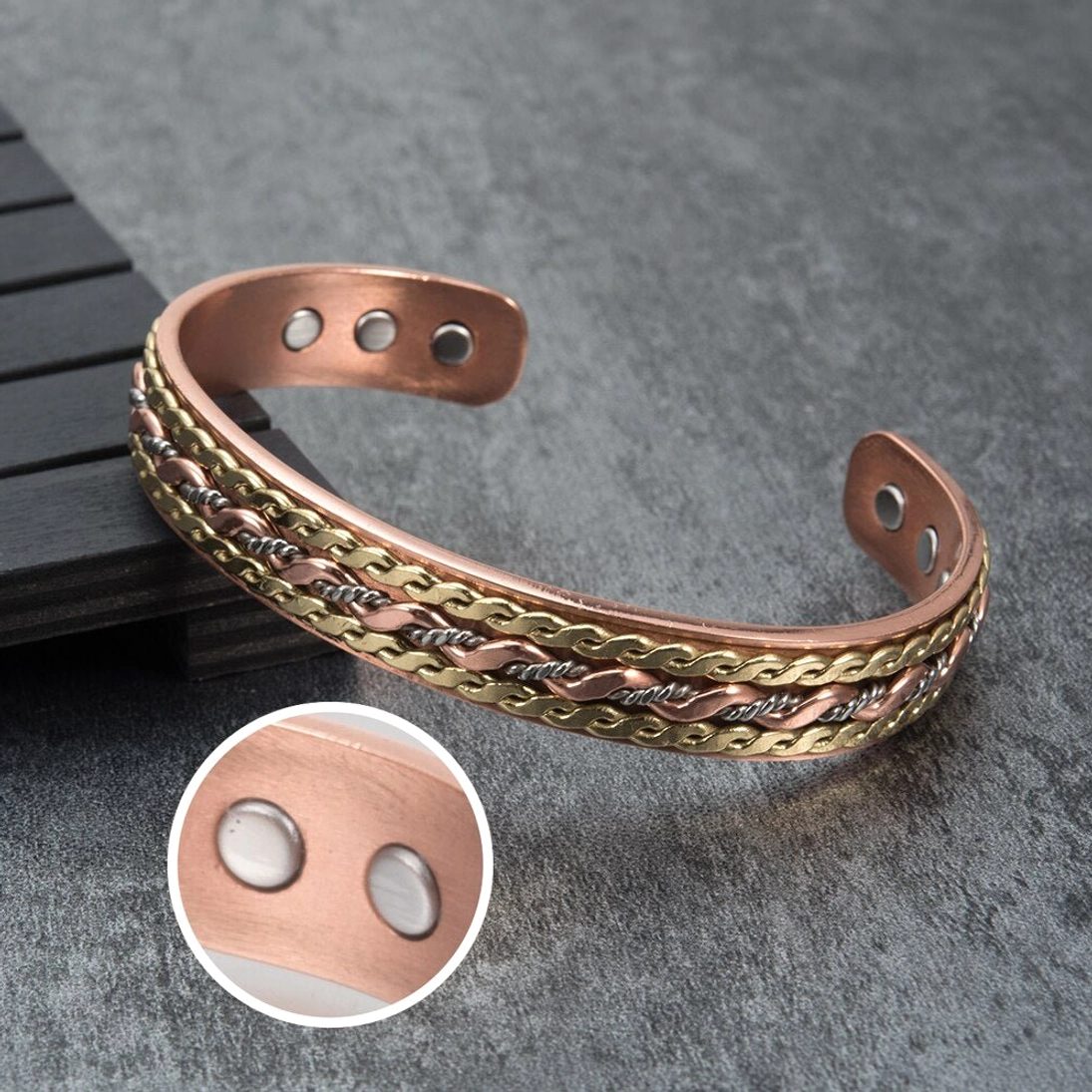 Wikinger Armreif mit Magnettherapie, gewebtes Design in drei Metallfarben