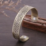 Wikinger Armreif magnetisch mit keltischem Knoten und Valknut Symbol als Amulett
