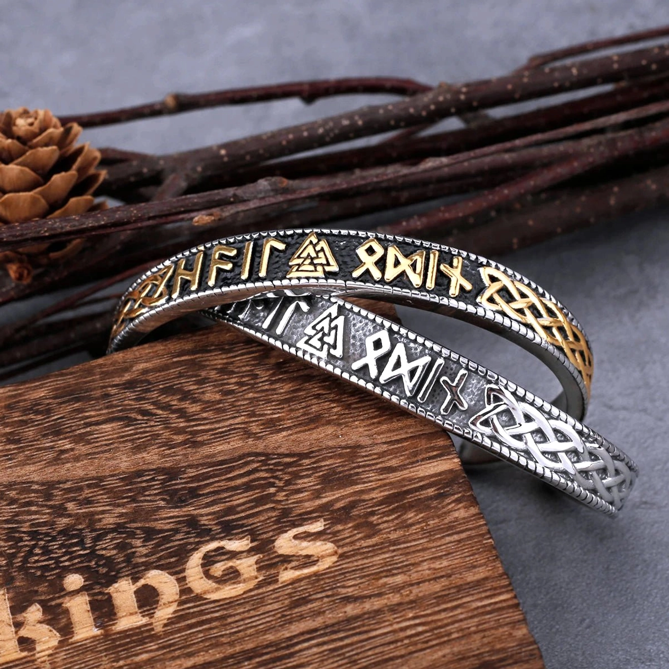 Wikinger Armreif mit Runen und Valknut, Accessoire für nordische Kultur Liebhaber