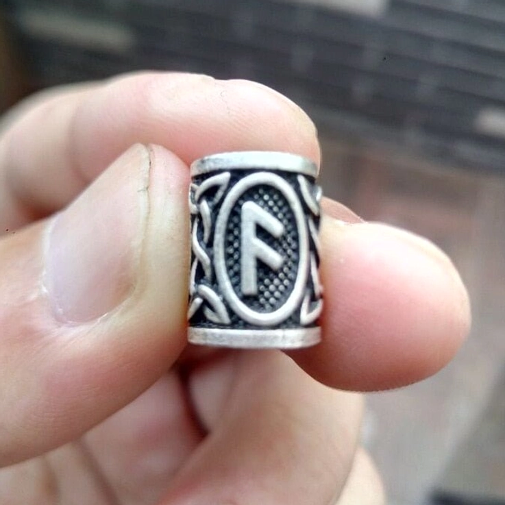 Wikinger Bartperle mit Laguz Rune, Symbol für Intuition und Fließkraft