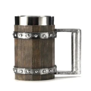 Handgefertigter Wikinger Becher mit Fassdesign, Polyresin Außenkörper und Edelstahl Innenbehälter für Bier und Met