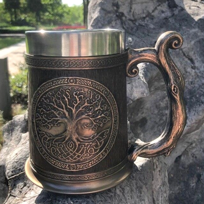 Wikinger Becher Yggdrasil Gesamtansicht mit Griff