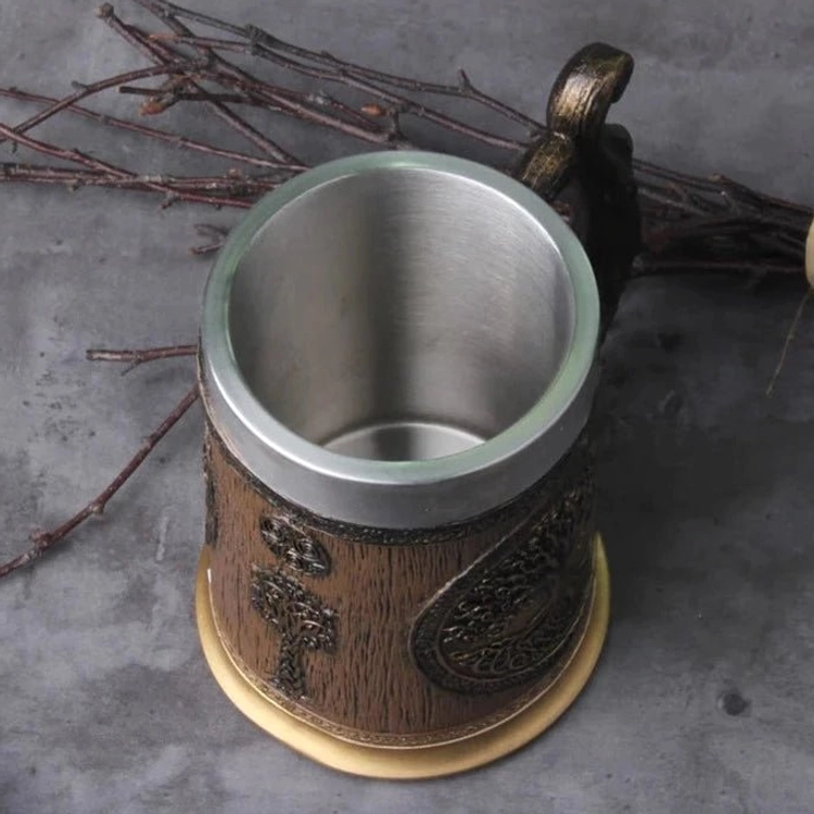Wikinger Becher Yggdrasil Vorderansicht zeigt Baum des Lebens Motiv