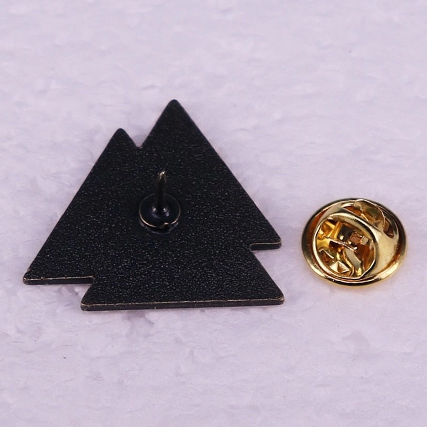 Rückseite der Wikinger Brosche mit goldenem Metallverschluss