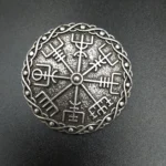 Wikinger Brosche Vegvisir mit Nordischer Kompass Rune aus Edelstahl
