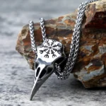 wikinger halskette rabenschaedel anhaenger odins raben vintage edelstahl nordisches amulett